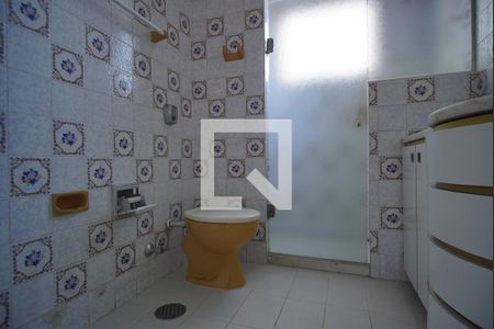 Banheiro da Suíte de apartamento para alugar com 3 quartos, 124m² em Petrópolis, Porto Alegre