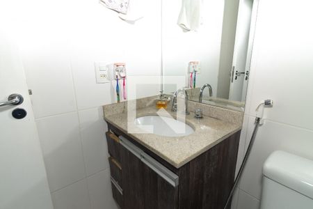 Banheiro de apartamento à venda com 2 quartos, 74m² em Vila Pompéia, São Paulo