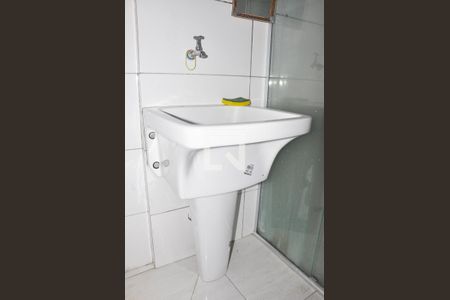 Banheiro / Area de Serviço de casa para alugar com 2 quartos, 47m² em Vila Santa Maria, São Paulo