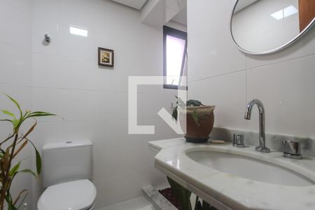 Banheiro social  de apartamento para alugar com 2 quartos, 80m² em Petrópolis, Porto Alegre