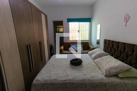 Casa à venda com 325m², 4 quartos e 2 vagas Casa à venda com 325m², 4 quartos e 2 vagasQuarto 4