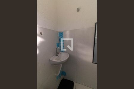 Casa à venda com 325m², 4 quartos e 2 vagas Casa à venda com 325m², 4 quartos e 2 vagasBanheiro de Serviço