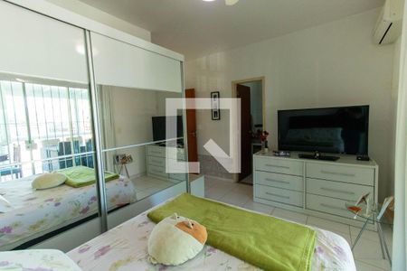 Casa à venda com 325m², 4 quartos e 2 vagas Casa à venda com 325m², 4 quartos e 2 vagasQuarto 3