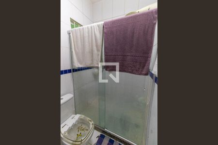 Casa à venda com 325m², 4 quartos e 2 vagas Casa à venda com 325m², 4 quartos e 2 vagasBanheiro Social 2