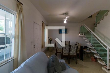 Sala de casa à venda com 4 quartos, 325m² em Piratininga, Niterói