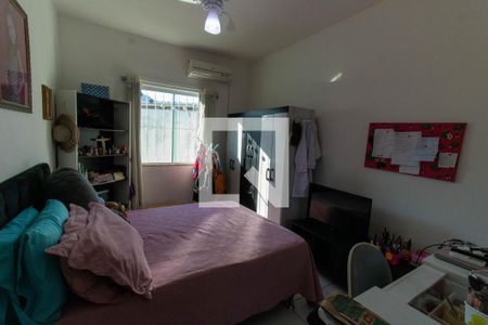 Casa à venda com 325m², 4 quartos e 2 vagas Casa à venda com 325m², 4 quartos e 2 vagasQuarto 2