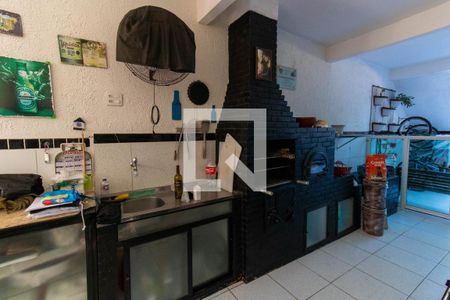 Casa à venda com 325m², 4 quartos e 2 vagas Casa à venda com 325m², 4 quartos e 2 vagasÁrea comum