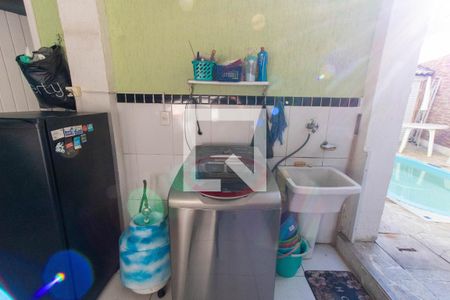 Casa à venda com 325m², 4 quartos e 2 vagas Casa à venda com 325m², 4 quartos e 2 vagasÁrea de Serviço