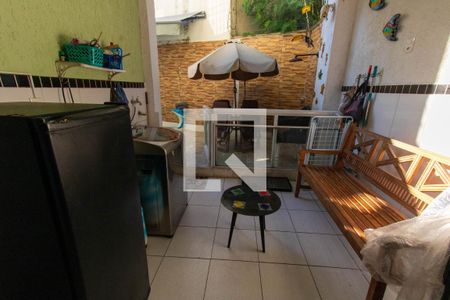 Casa à venda com 325m², 4 quartos e 2 vagas Casa à venda com 325m², 4 quartos e 2 vagasÁrea de Serviço