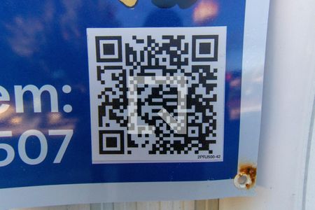 Casa à venda com 325m², 4 quartos e 2 vagas Casa à venda com 325m², 4 quartos e 2 vagasPlaquinha