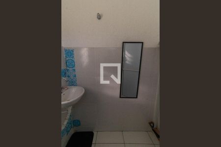 Casa à venda com 325m², 4 quartos e 2 vagas Casa à venda com 325m², 4 quartos e 2 vagasBanheiro de Serviço