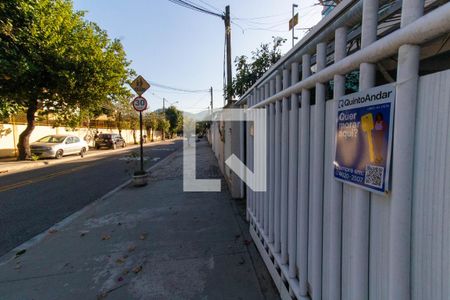 Casa à venda com 325m², 4 quartos e 2 vagas Casa à venda com 325m², 4 quartos e 2 vagasPlaquinha