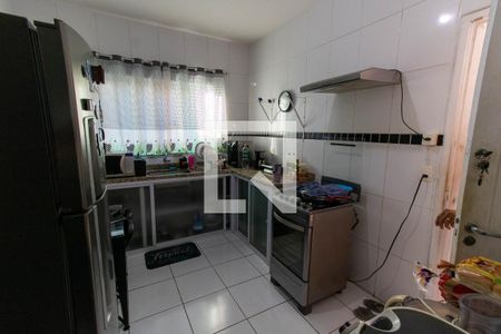 Casa à venda com 325m², 4 quartos e 2 vagas Casa à venda com 325m², 4 quartos e 2 vagasCozinha