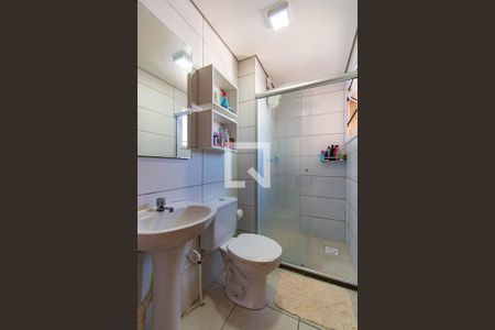 Banheiro  de apartamento à venda com 2 quartos, 48m² em Olaria, Canoas