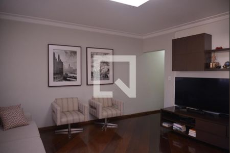 Casa à venda com 211m², 3 quartos e 4 vagasSala