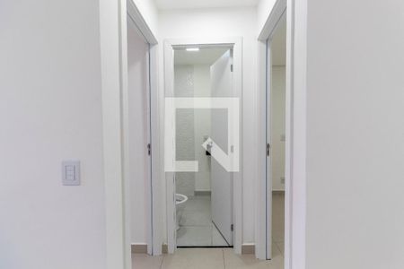 Corredor de apartamento para alugar com 2 quartos, 42m² em Vila Euthalia, São Paulo