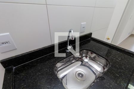 Sala e Cozinha de apartamento para alugar com 2 quartos, 39m² em Vila Euthalia, São Paulo