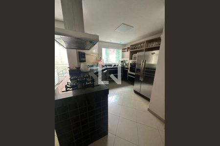 Casa à venda com 3 quartos, 218m² em Vila Jordanopolis, São Bernardo do Campo