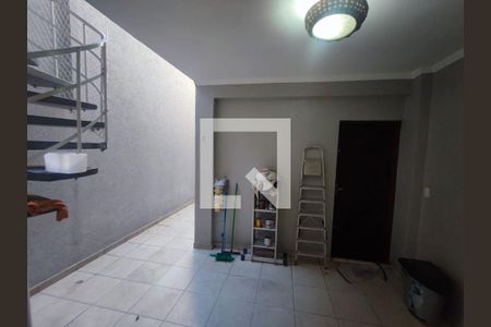 Casa à venda com 4 quartos, 183m² em Conjunto Residencial Pombeva, São Bernardo do Campo