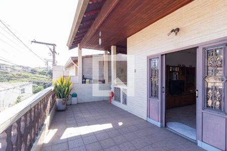 Sacada de casa à venda com 2 quartos, 256m² em Vila Yolanda, Osasco