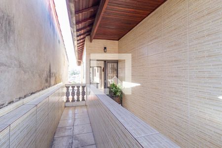 Sacada de casa à venda com 2 quartos, 256m² em Vila Yolanda, Osasco