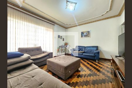 Sala 2 andar de casa à venda com 5 quartos, 245m² em Sagrada Família, Belo Horizonte