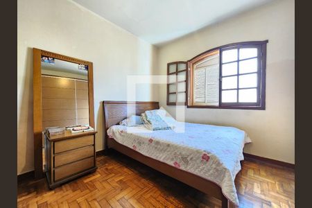 Quarto 1 de casa à venda com 5 quartos, 245m² em Sagrada Família, Belo Horizonte