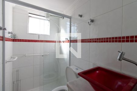 Banheiro de apartamento para alugar com 2 quartos, 52m² em Vila Irmaos Arnoni, São Paulo