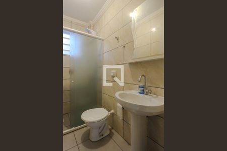Banheiro de apartamento à venda com 1 quarto, 39m² em Bom Jesus, Porto Alegre