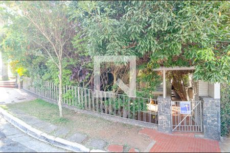 Casa à venda com 190m², 3 quartos e 1 vaga Casa à venda com 190m², 3 quartos e 1 vagaFachada