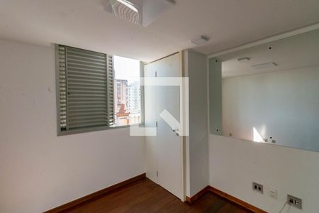 Quarto 1 de apartamento para alugar com 4 quartos, 130m² em Santo Antônio, Belo Horizonte