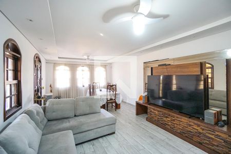 Sala de estar de casa para alugar com 3 quartos, 370m² em Penha de França, São Paulo