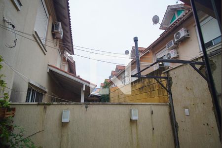 Sala - Varanda - Vista de casa de condomínio à venda com 3 quartos, 149m² em Sarandi, Porto Alegre