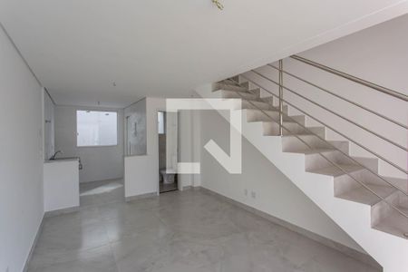Sala  de casa à venda com 2 quartos, 112m² em Planalto, Belo Horizonte