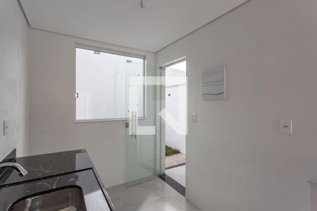 Cozinha  de casa à venda com 2 quartos, 112m² em Planalto, Belo Horizonte