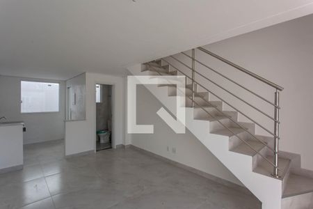 Sala de casa à venda com 2 quartos, 112m² em Planalto, Belo Horizonte