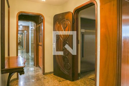 Entrada de apartamento à venda com 4 quartos, 260m² em Perdizes, São Paulo