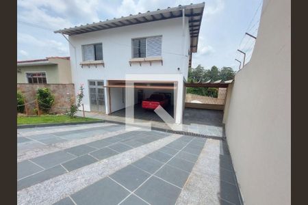 Casa à venda com 4 quartos, 220m² em Rolinópolis, São Paulo