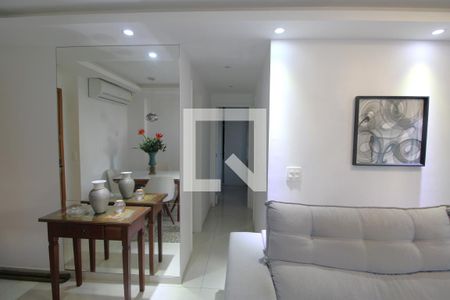 Corredor de apartamento para alugar com 2 quartos, 58m² em Irajá, Rio de Janeiro