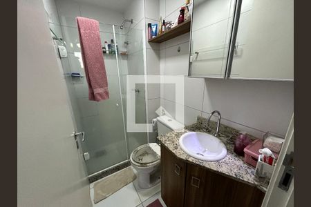 Banheiro da Suíte de apartamento para alugar com 2 quartos, 58m² em Irajá, Rio de Janeiro