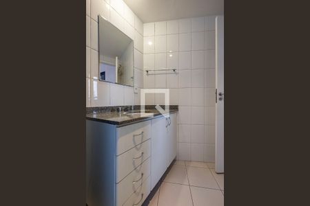 Suíte - Banheiro de apartamento para alugar com 2 quartos, 70m² em Cerqueira César, São Paulo