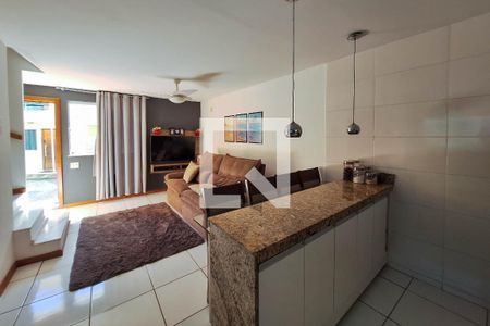 Sala de casa de condomínio à venda com 2 quartos, 63m² em Engenho do Mato, Niterói