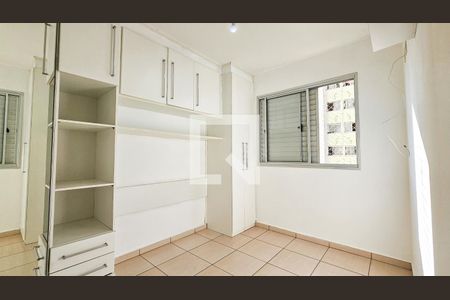 Quarto 1 de apartamento para alugar com 2 quartos, 49m² em Jardim Ubirajara, São Paulo
