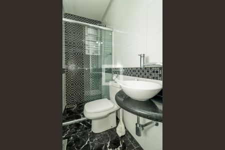 Banheiro da Suíte de apartamento para alugar com 3 quartos, 194m² em Auxiliadora, Porto Alegre