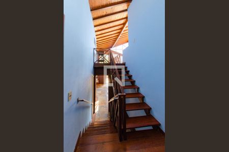 Escada de casa à venda com 3 quartos, 230m² em Luxemburgo, Belo Horizonte