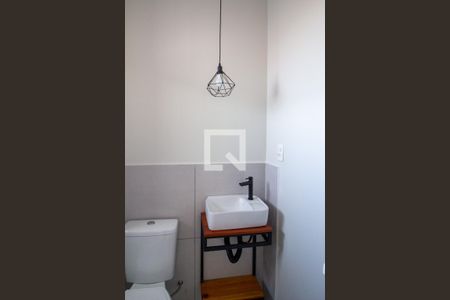Banheiro de kitnet/studio para alugar com 1 quarto, 21m² em Vila Haro, Sorocaba