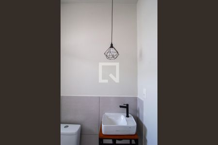 Banheiro de kitnet/studio para alugar com 1 quarto, 21m² em Vila Haro, Sorocaba