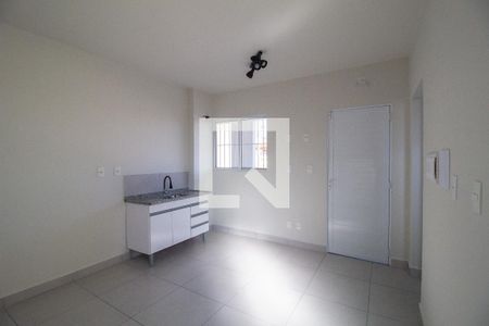 Cozinha de kitnet/studio para alugar com 1 quarto, 23m² em Vila Haro, Sorocaba