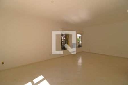 Sala 1 de casa de condomínio à venda com 4 quartos, 300m² em Jardim Santa Helena, São Paulo