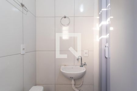 Banheiro de apartamento para alugar com 1 quarto, 20m² em Vila Diva (zona Norte), São Paulo